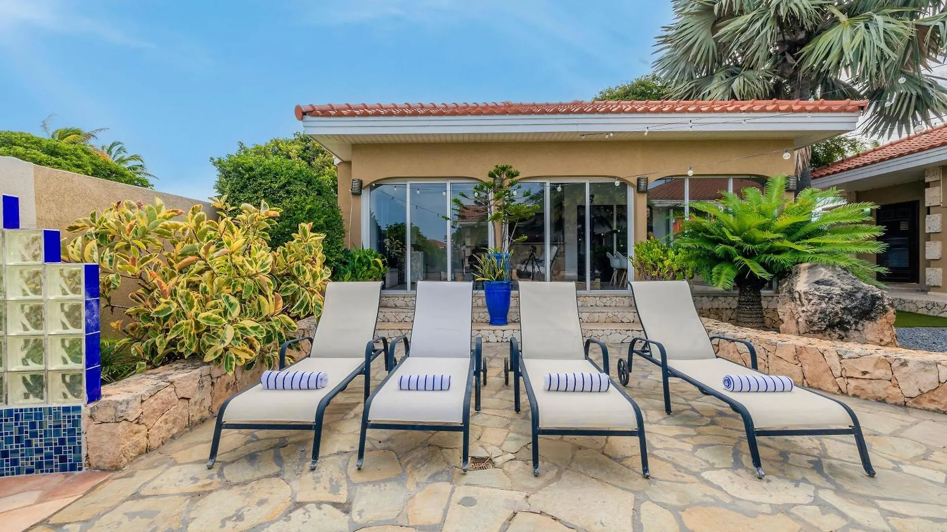 3Br Villa Serene Grace With Private Pool By Bocobay 오란제스타트