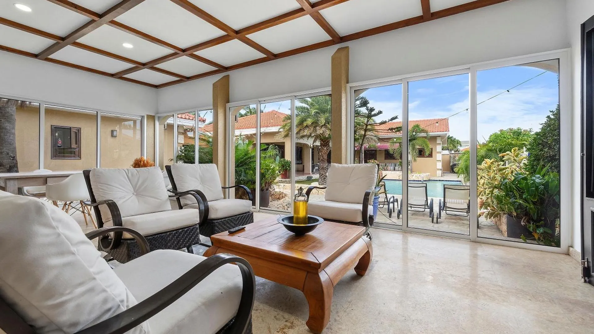 3Br Villa Serene Grace With Private Pool By Bocobay 오란제스타트 0*,  아루바